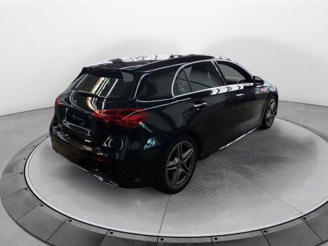 Fahrzeugabbildung Mercedes-Benz A 180 AMG+Pano+Distr+Ambiente+RKF+TotW+IHC