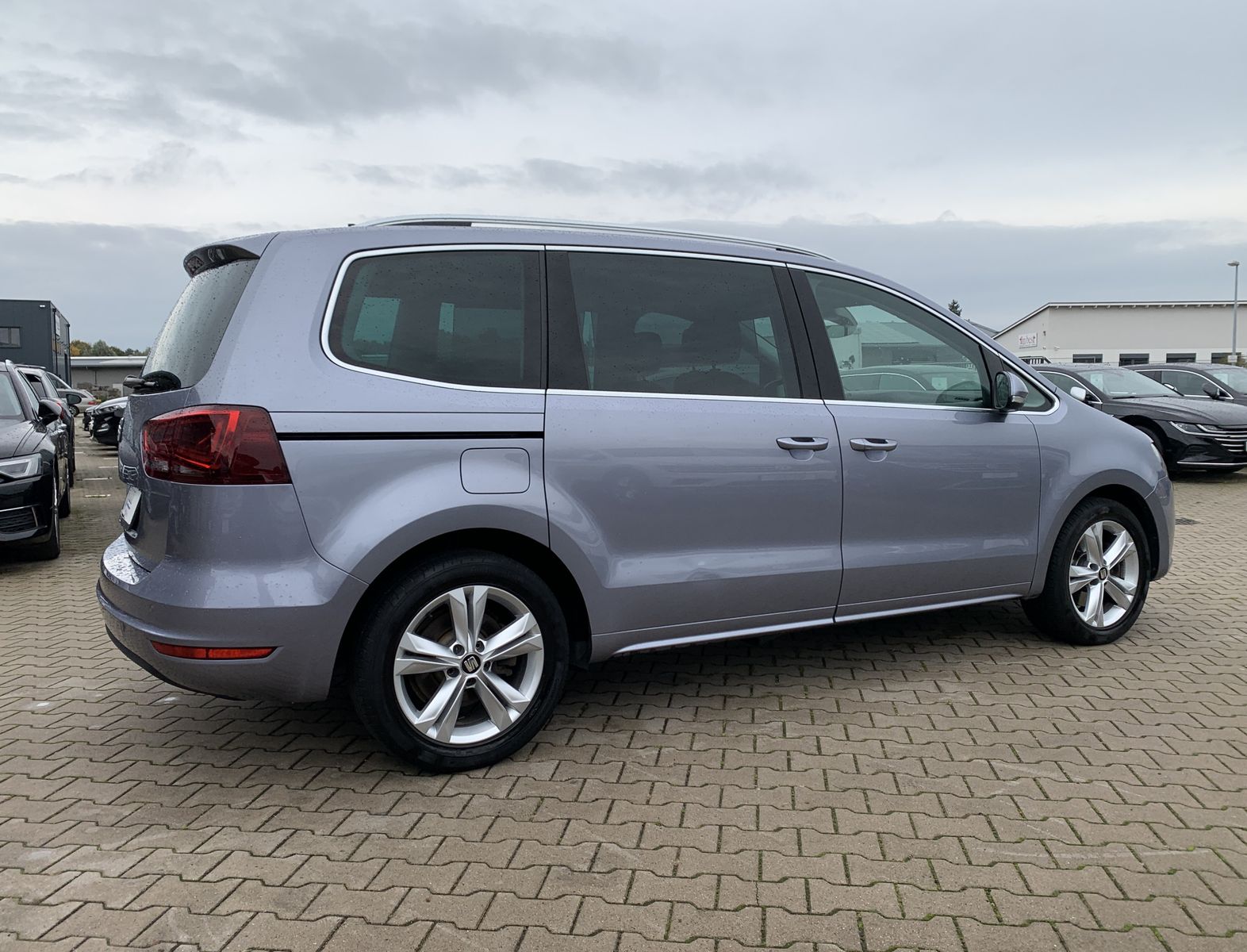 Fahrzeugabbildung SEAT Alhambra 2.0 TDI*Xcellence*AHK*LED*Cam*Navi*PDC*