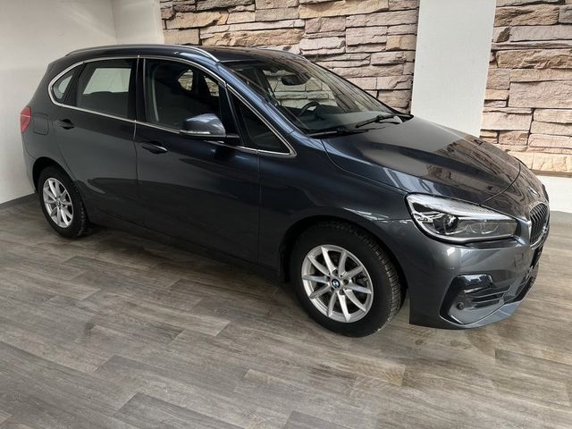 BMW 218  Active Tourer Advantage AHK 8 Reifen