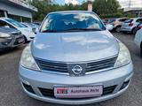 Nissan Tiida Visia - silberne Nissan Tiida