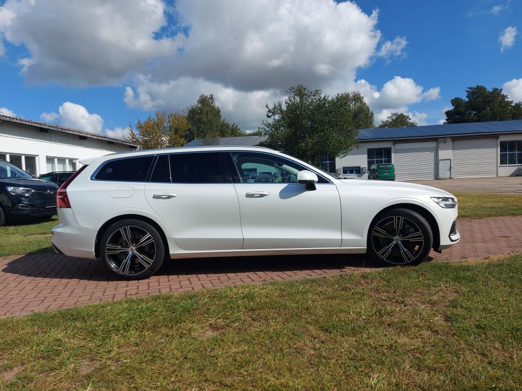 Fahrzeugabbildung Volvo V60 T8 AWD Inscription+Xenium-Pro+AHK+Harman+