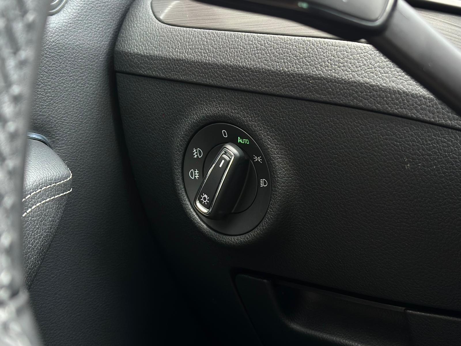 Skoda Superb 2.0TDI STYLE MATRIX#MEMORY#NAVI#SHZ#AHK