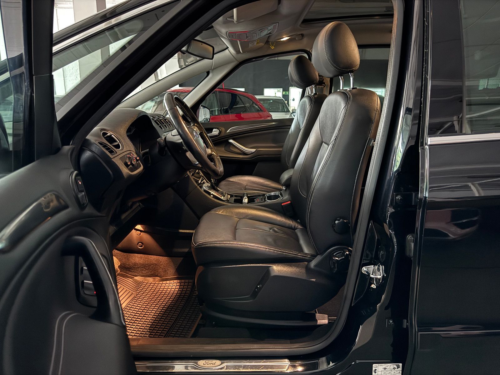 Fahrzeugabbildung Ford S-MAX AUTOMATIK SPORTPAKET TITANIUM X VOLL
