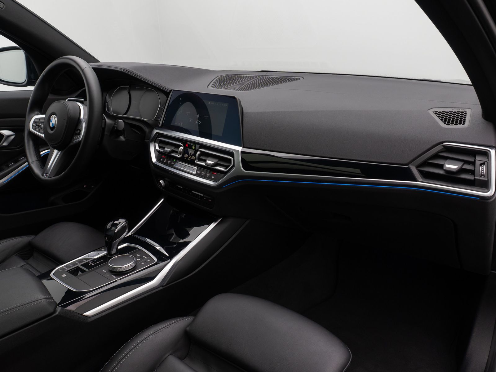 Fahrzeugabbildung BMW 330e M Sport Kamera DAB HiFi Laser Panorama HUD