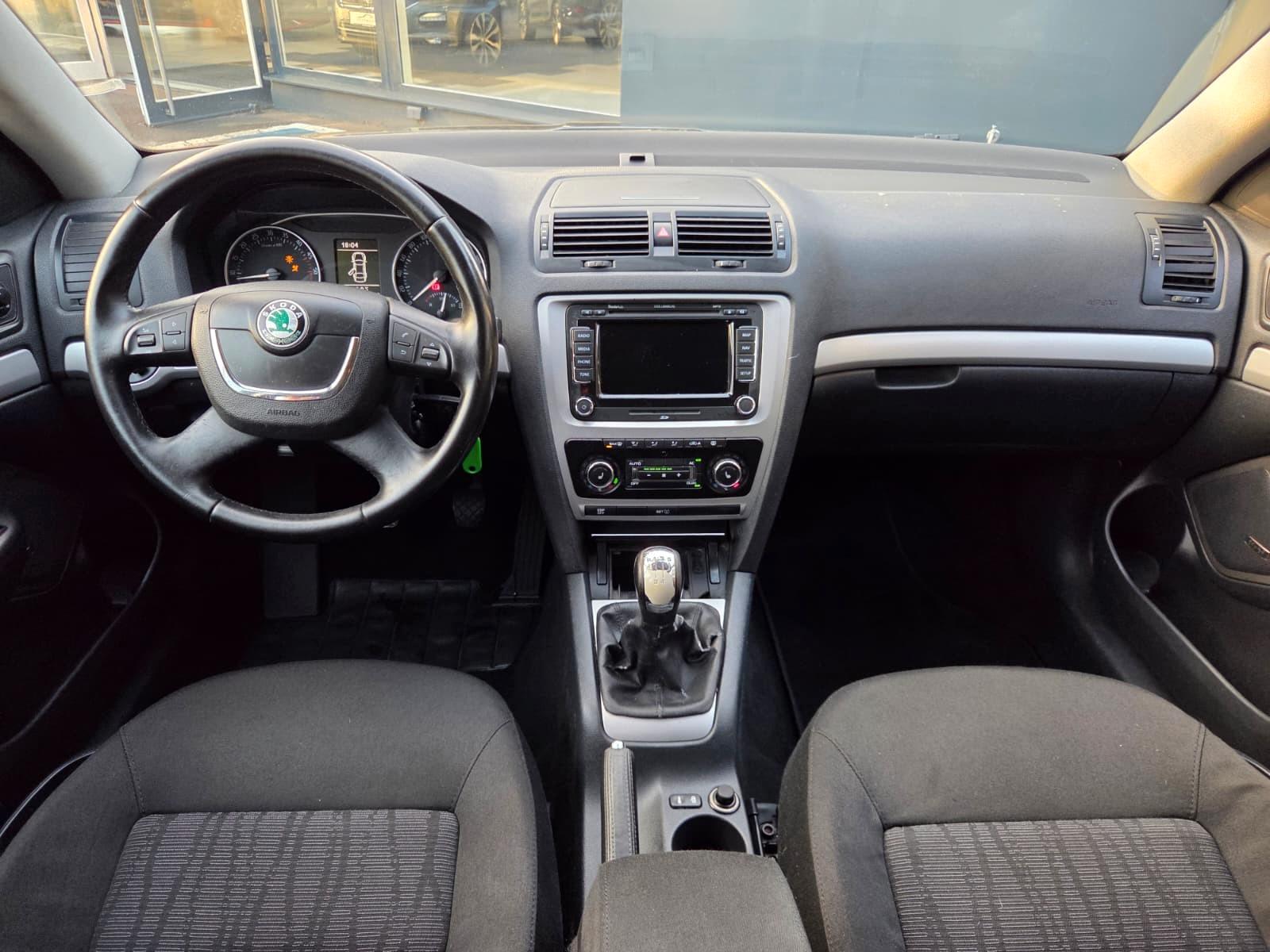 Skoda Octavia 2010 — photo 12
