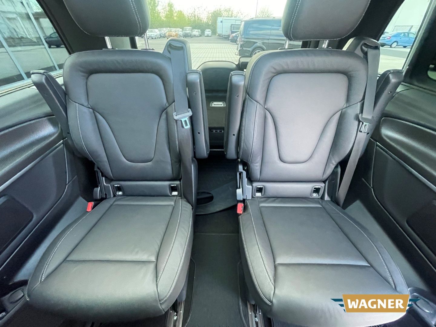 Fahrzeugabbildung Mercedes-Benz V 250 d AVANTGARDE AMG EDITION lang Night Paket