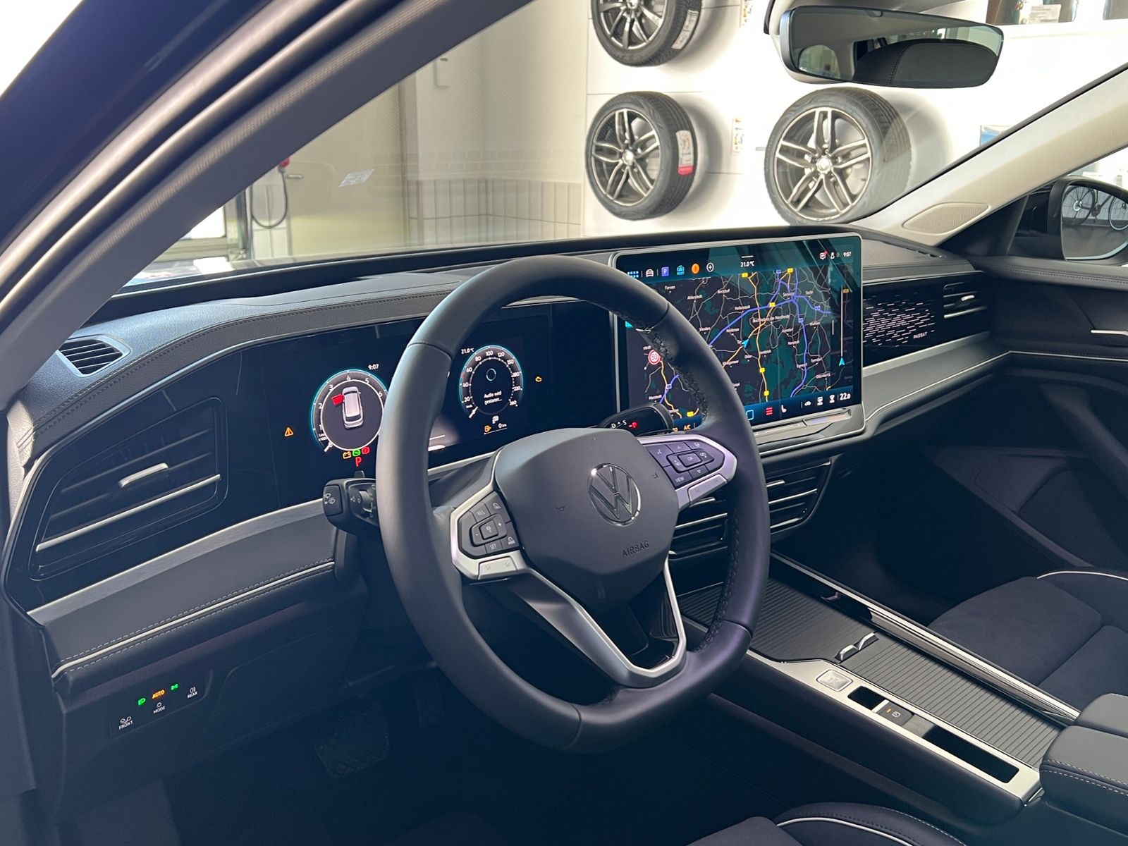 Fahrzeugabbildung Volkswagen Passat Variant Elegance 1.5 eTSI DSG *IQ.Light,