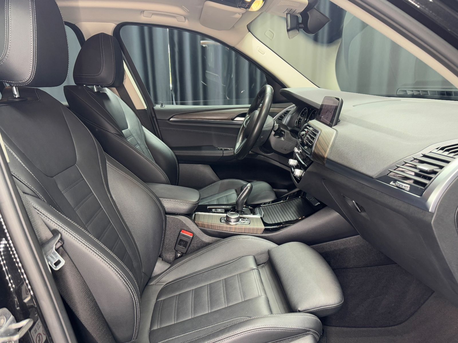 Fahrzeugabbildung BMW X3 xDrive 20d|LEDER|NAVI|M-SPORT 19 ZOLL|AHK