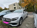 Mercedes-Benz E 200 Autom. - - Mercedes-Benz E-Klasse Gebrauchtwagen in Frankfurt