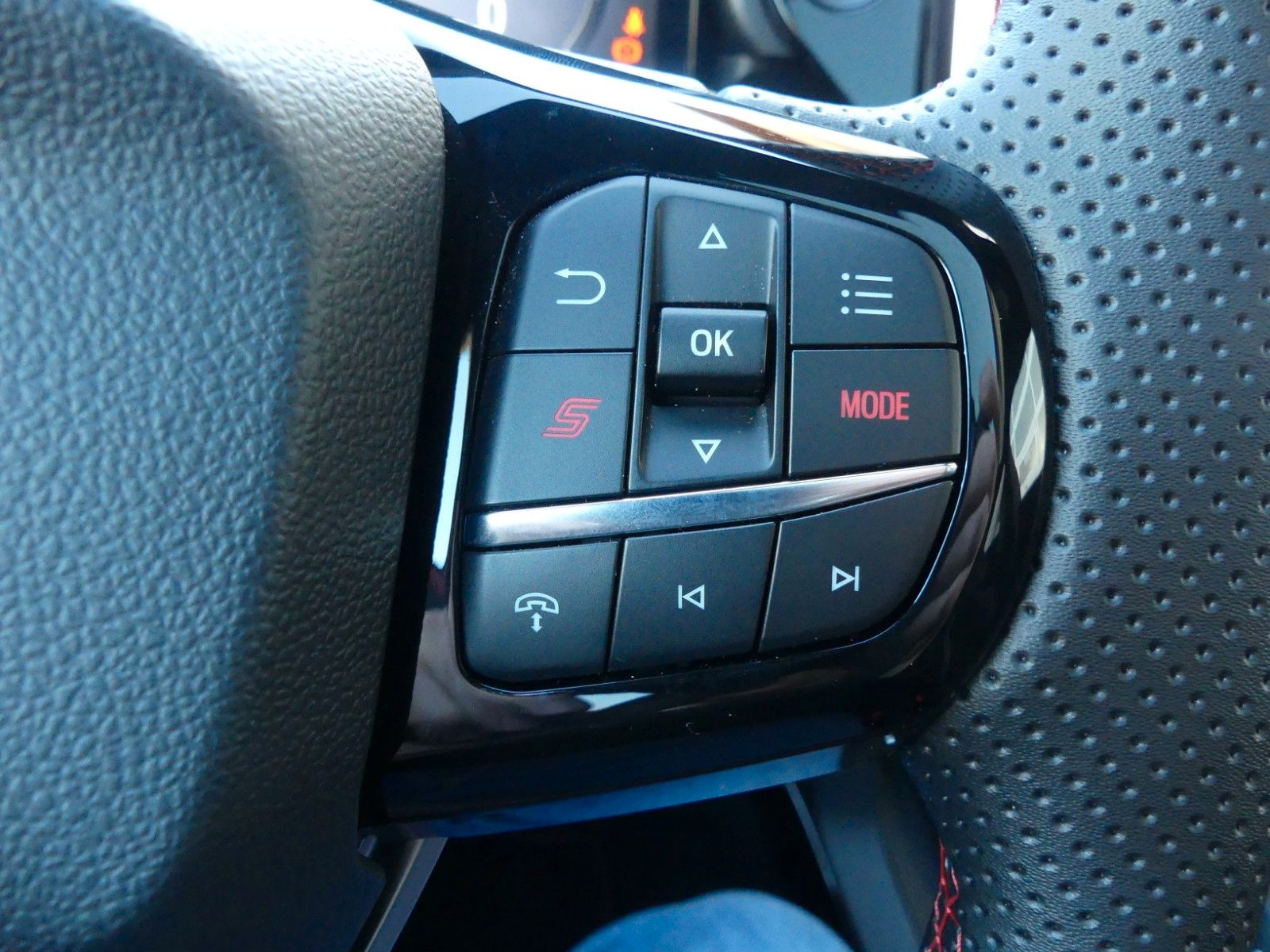 Fahrzeugabbildung Ford Puma ST X*Panoramadach*AHK*Blis*neues Modell