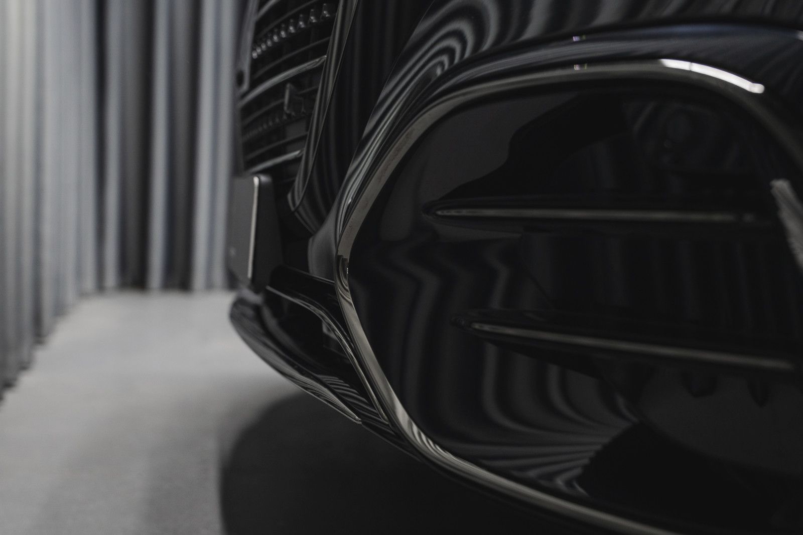 Fahrzeugabbildung Mercedes-Benz S 450 4M Lang MY27 Facelift AMG Plus Fond TV