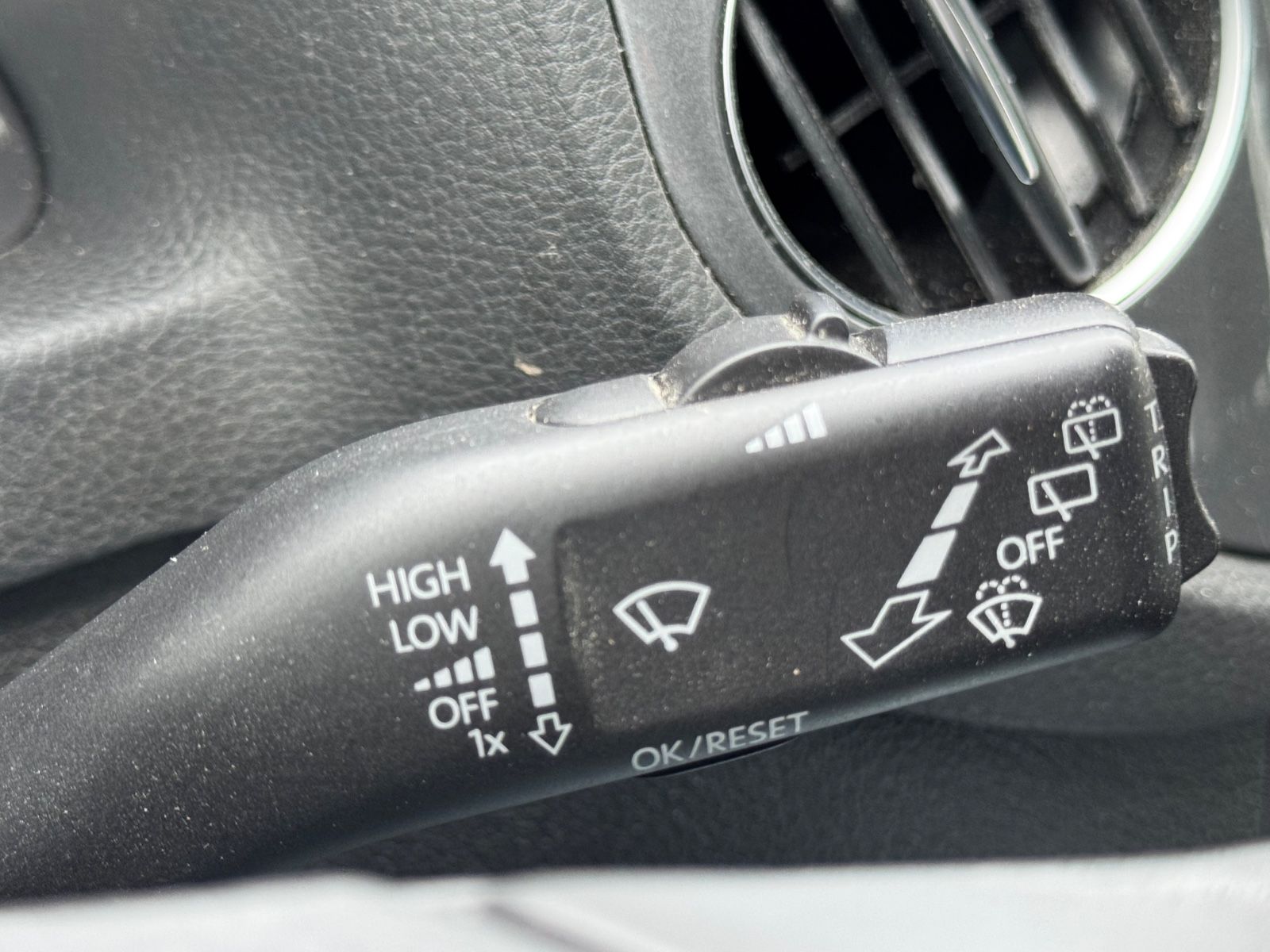 VW-Tiguan *Sithz*NAVI*Temp*PDC*2-Z.Klima*AHK*
