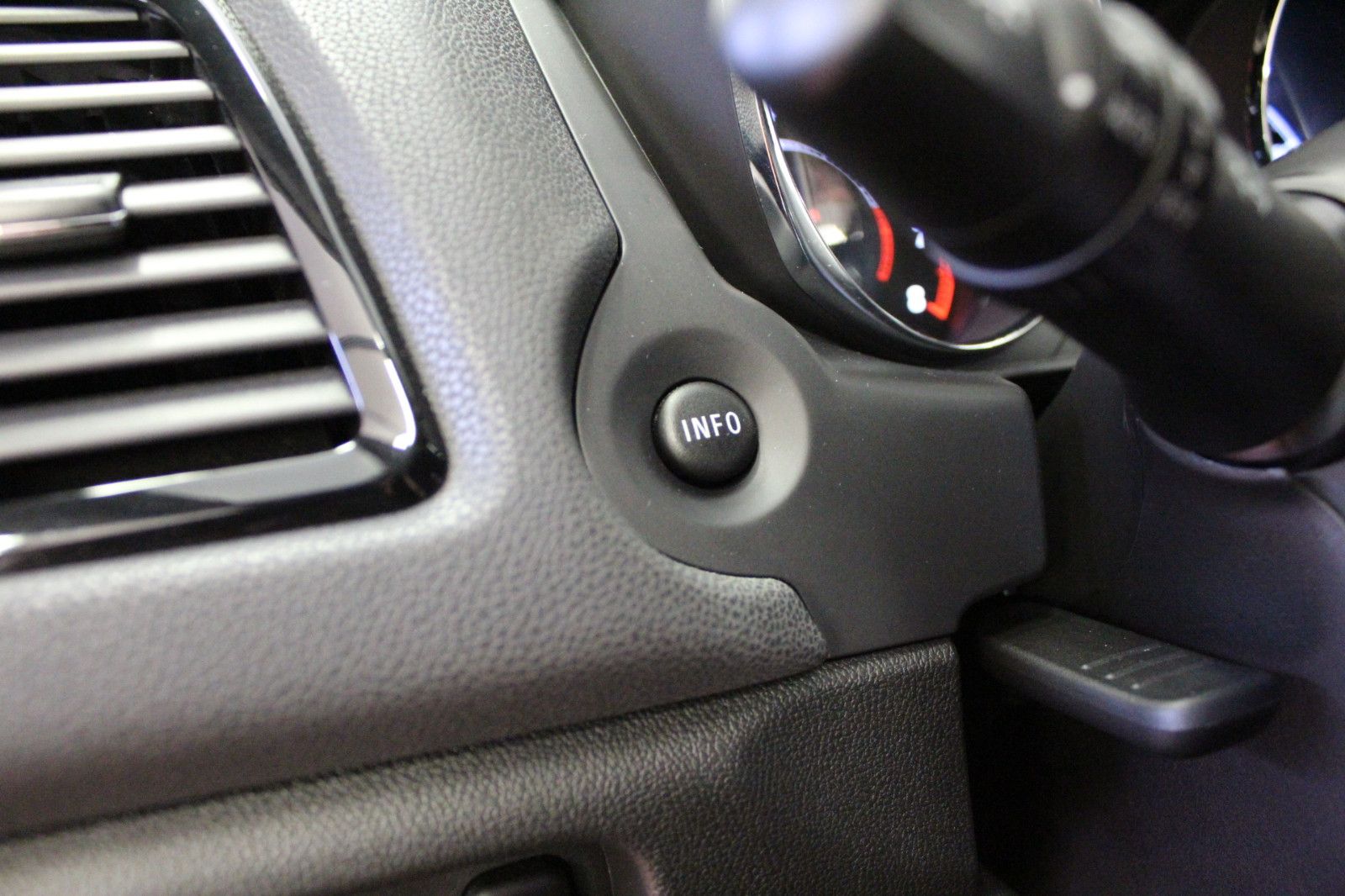 Fahrzeugabbildung Mitsubishi ASX 2.0 MIVEC CVT 2WD Spirit+