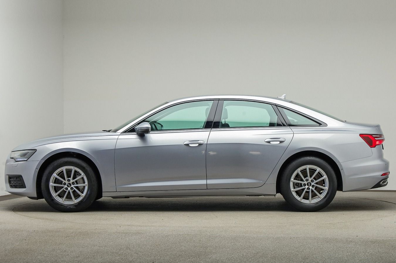 Audi A6 Limousine 45 TFSI Tour, Kamera, Business imagem 3