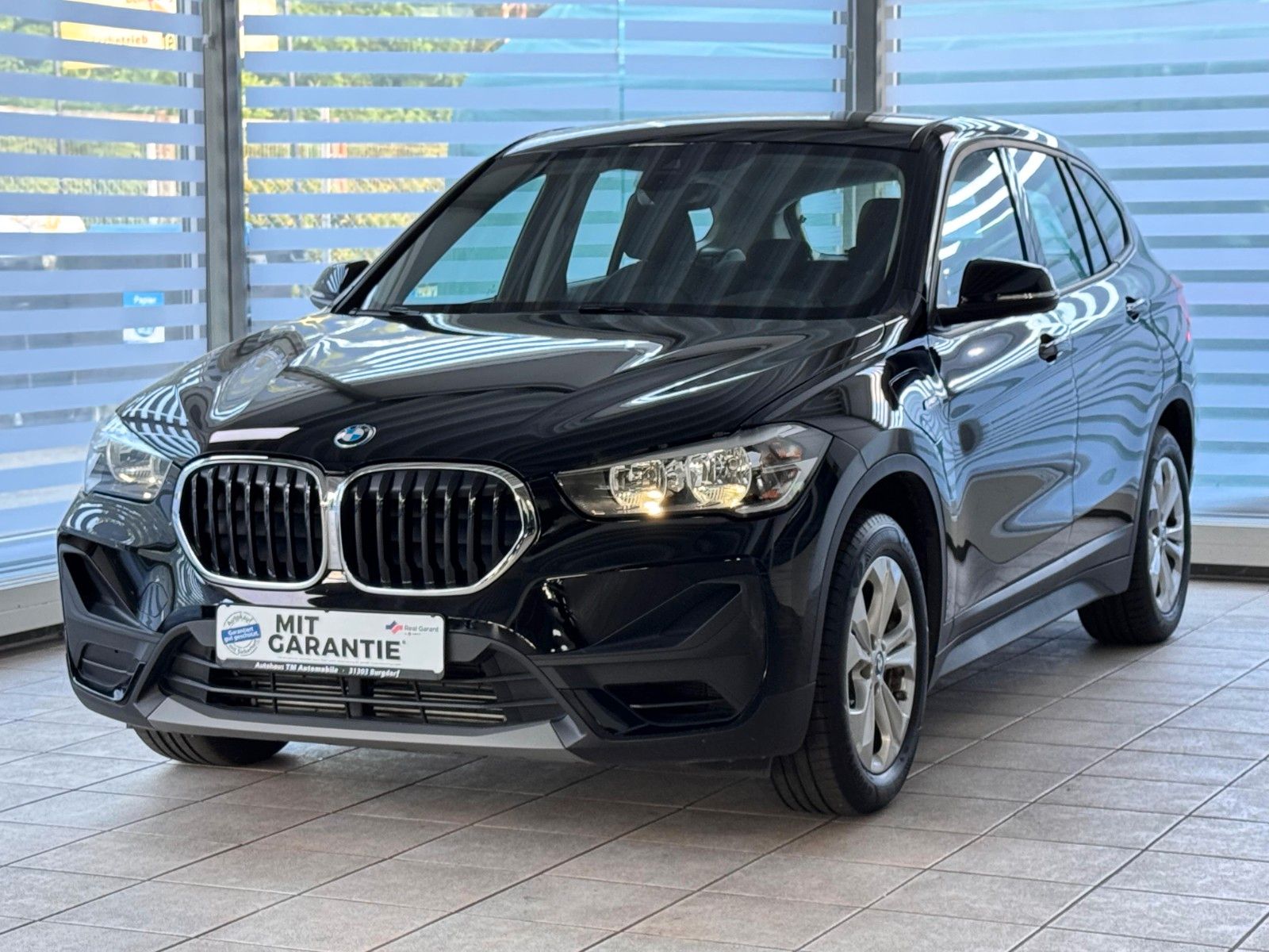 BMW X1 xD25e KAMERA AHK Shz Navi Unfallfrei foto 1