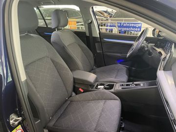 Volkswagen Golf - 8
