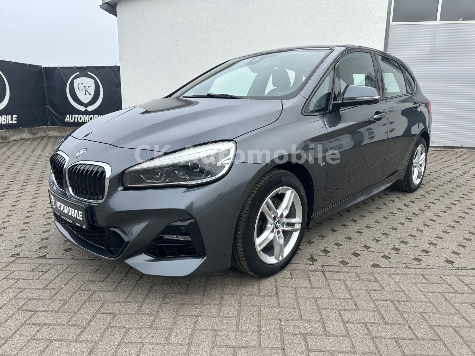 Fahrzeugabbildung BMW 218dxDrive Active Tourer M-Sport/Shadow-Line/LED