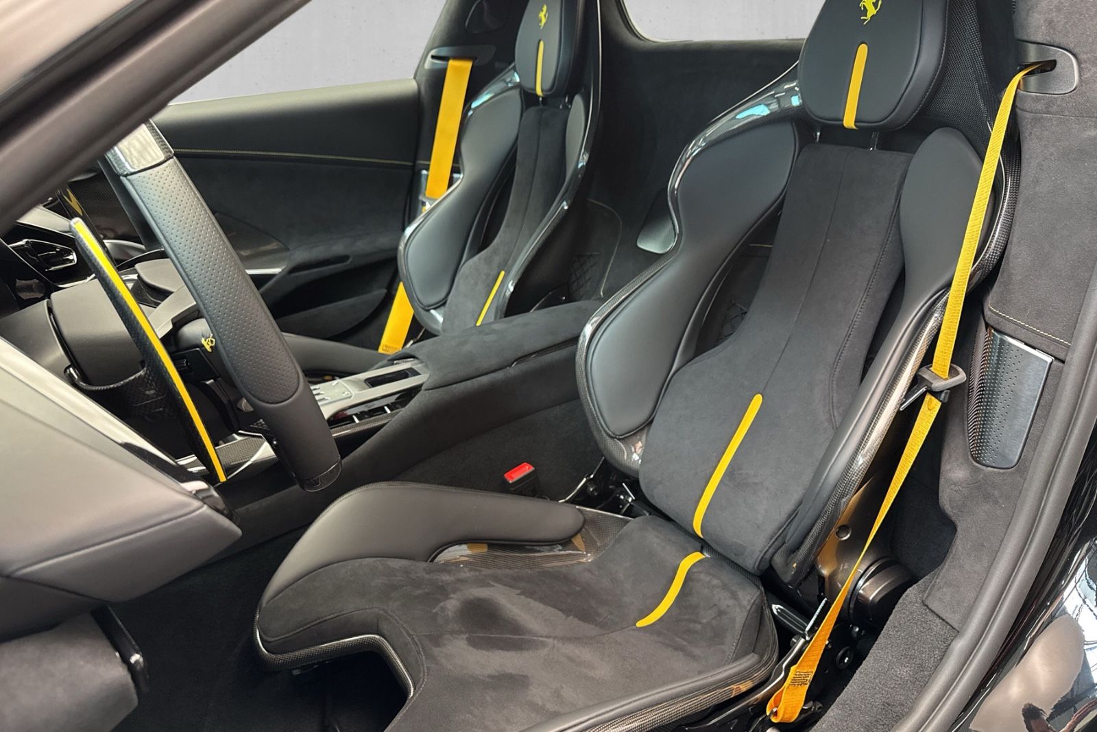 Fahrzeugabbildung Ferrari 12Cilindri Spider*Painted Stripe*Full Carbon*