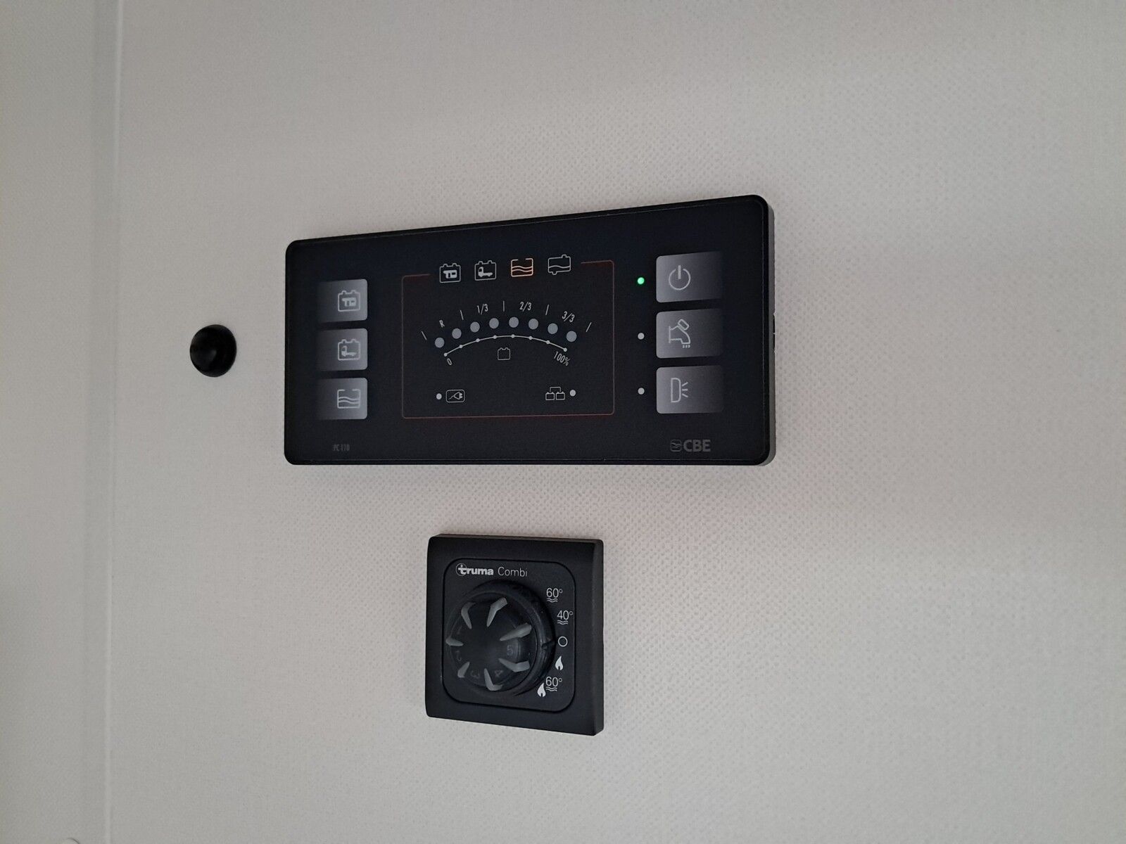 Fahrzeugabbildung Etrusco T 7400 SBC Automatik, Solaranlage, elek. Hubbett
