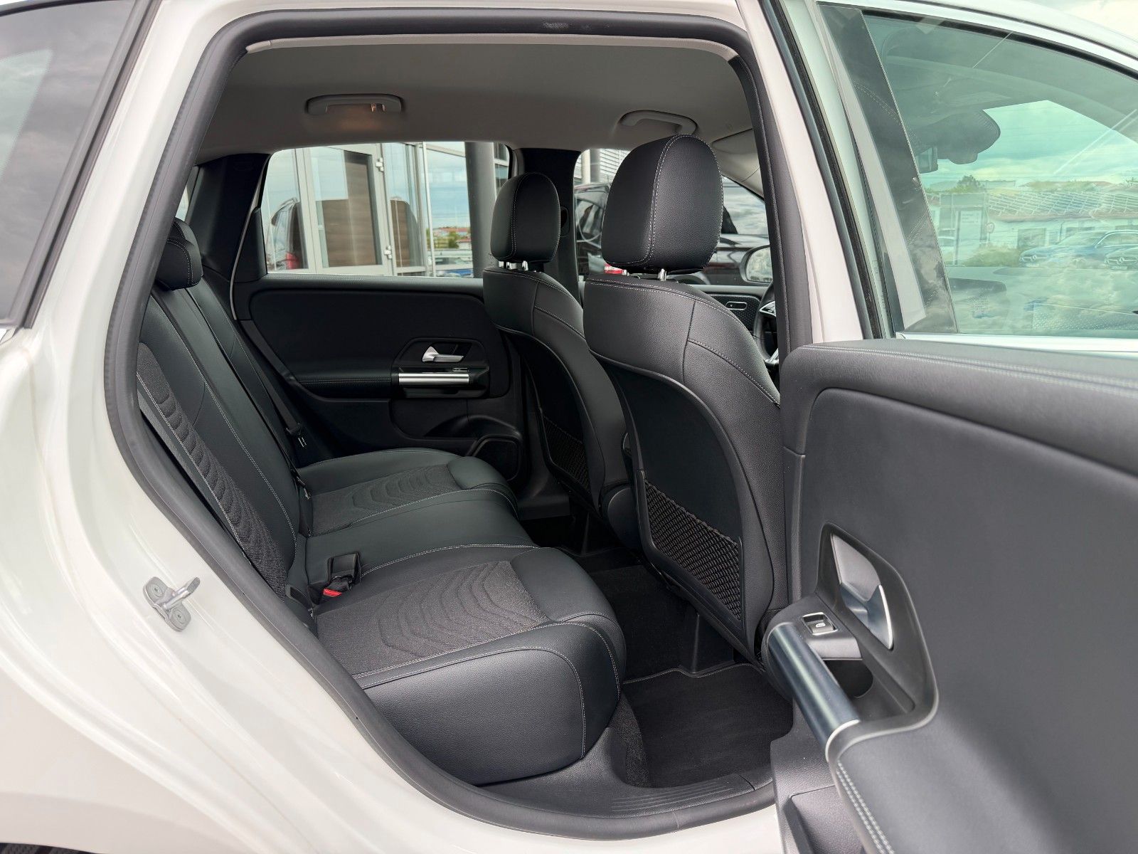 Fahrzeugabbildung Mercedes-Benz B 200 Progressive+AHK+MultiBeam+Memory+RFK+TotW
