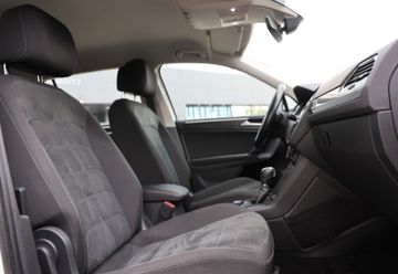 Volkswagen Tiguan - 12