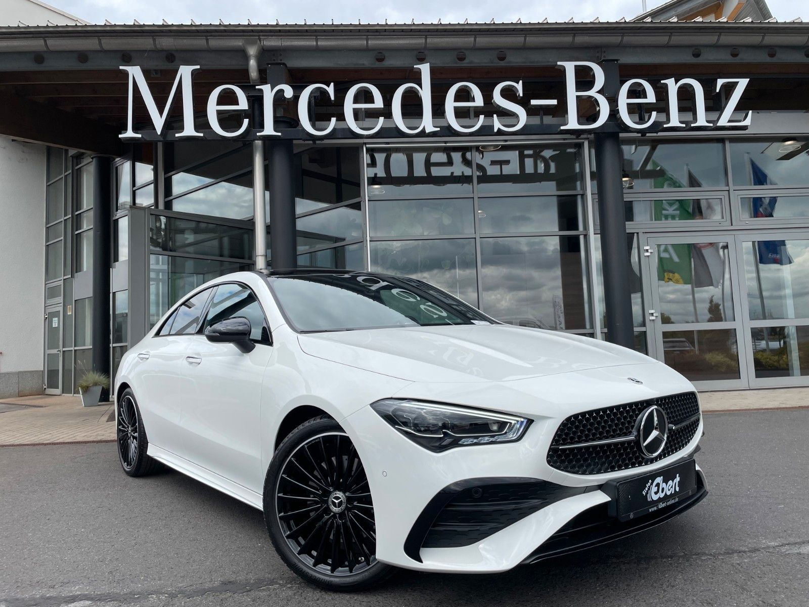 Fahrzeugabbildung Mercedes-Benz CLA 200 AMG Pano+R-Kamera+19"+TOTW+DISTR+MULITBE