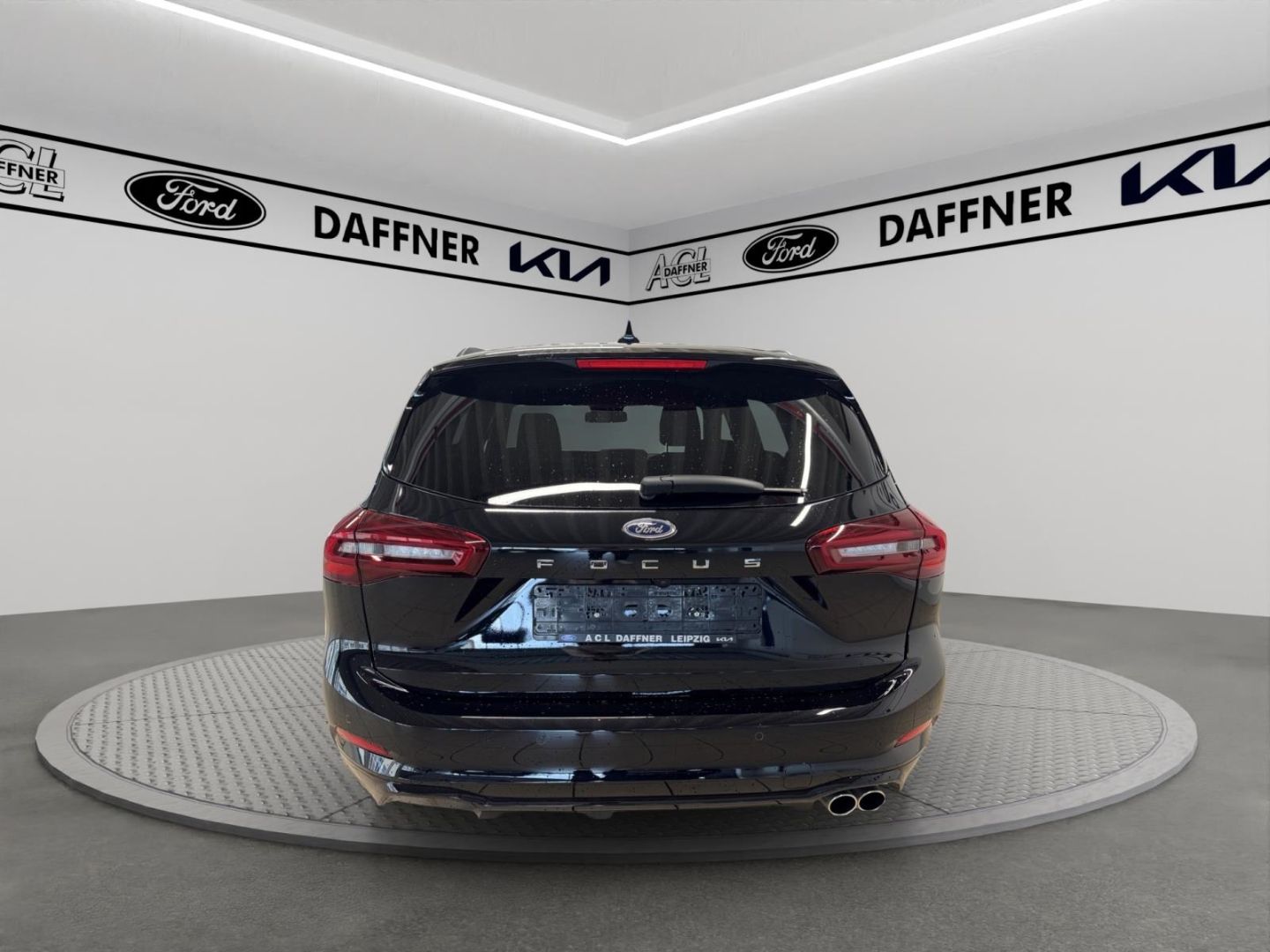 Fahrzeugabbildung Ford Focus Turnier ST-Line X 18 AHK Navi SpurhalteASS