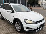 Volkswagen Golf VII Alltrack 2.0*Massage*PDC*4X4*LED