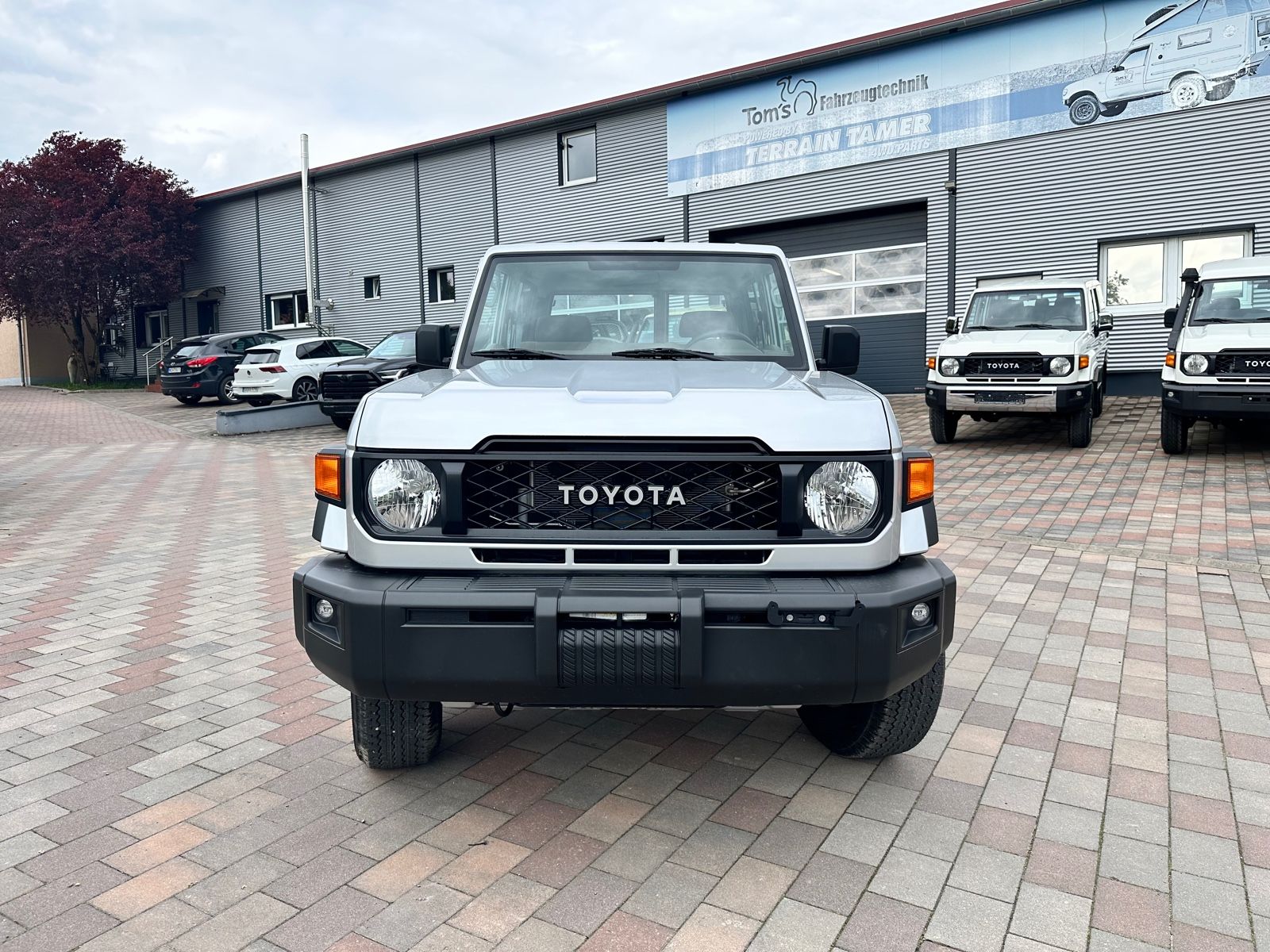 Toyota Land Cruiser GRJ 71 VX LIM Facelift 2025 imagem 2
