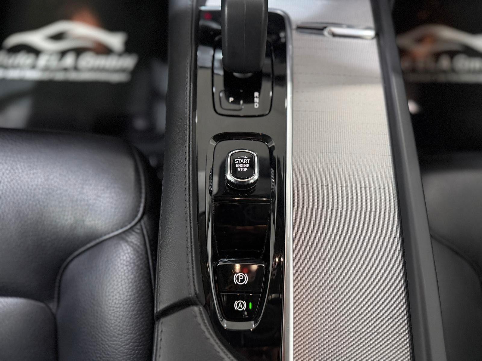 Volvo XC90 T8 Plug-In Hybrid AWD 1.Hand|7 Sitze|Leder