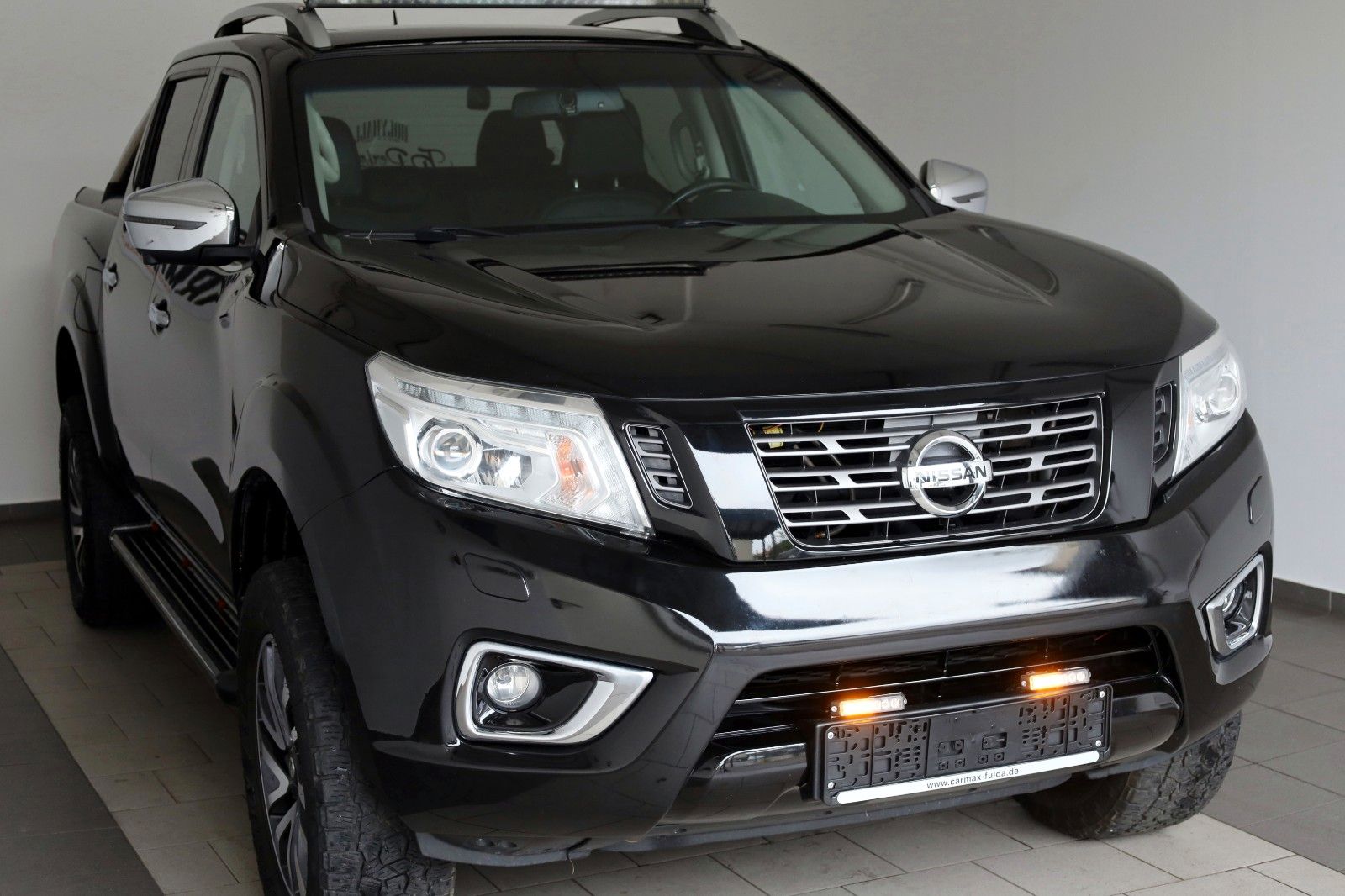 Fahrzeugabbildung Nissan Navara NP300 Tekna DOKA 4x4 Leder,SH,Navi,SD,AHK