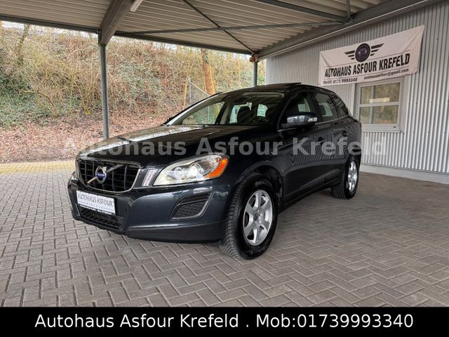 Volvo XC 60  Momentum AW*Panorama*AHK*SHZ*PDC*4X4