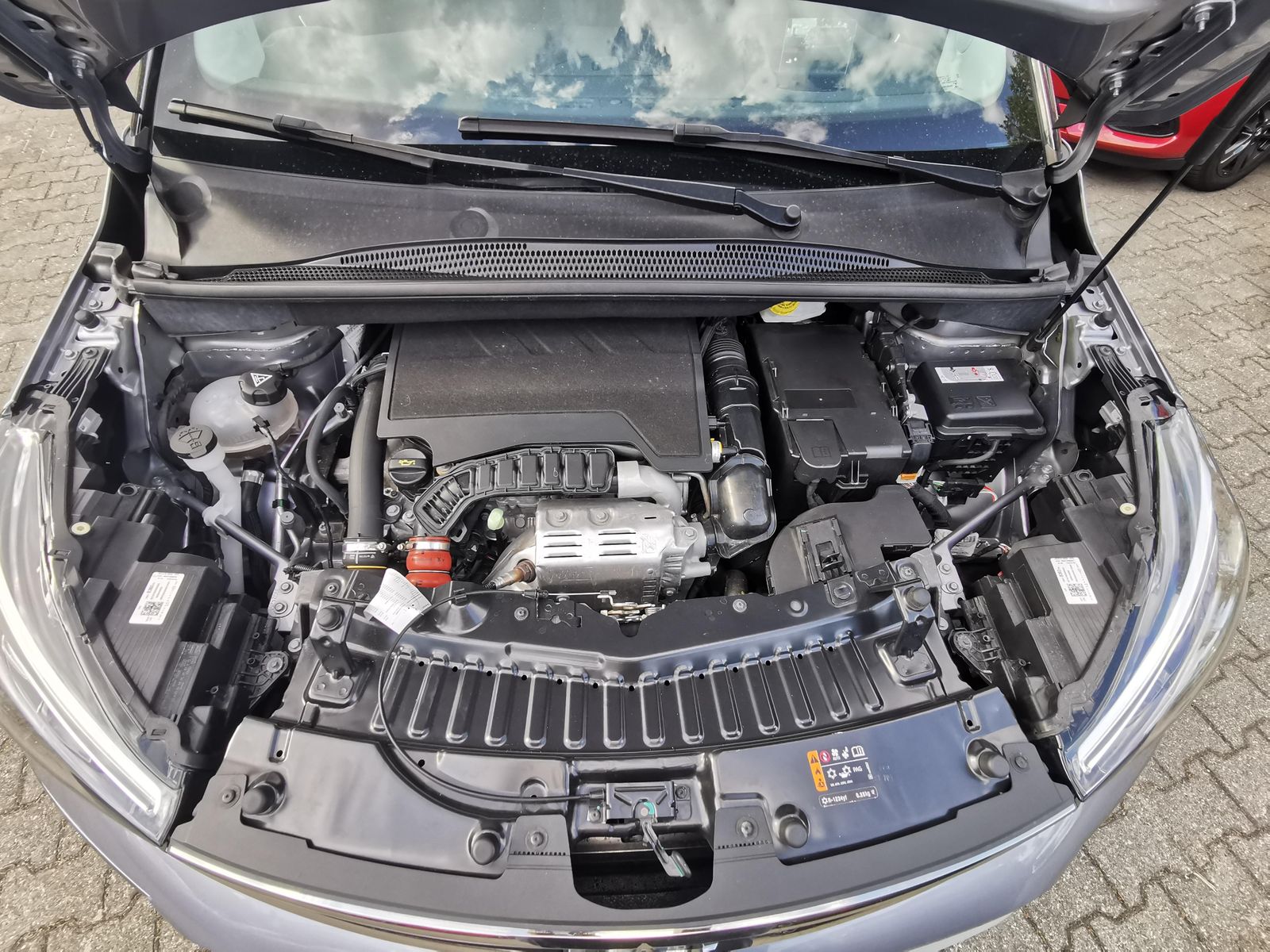 Fahrzeugabbildung Opel Crossland Ultimate*SHZ*PDC+Cam*Head-Up*Navi*