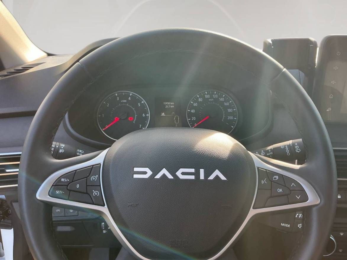 Fahrzeugabbildung Dacia Sandero Stepway Extreme+ ECO-G 100