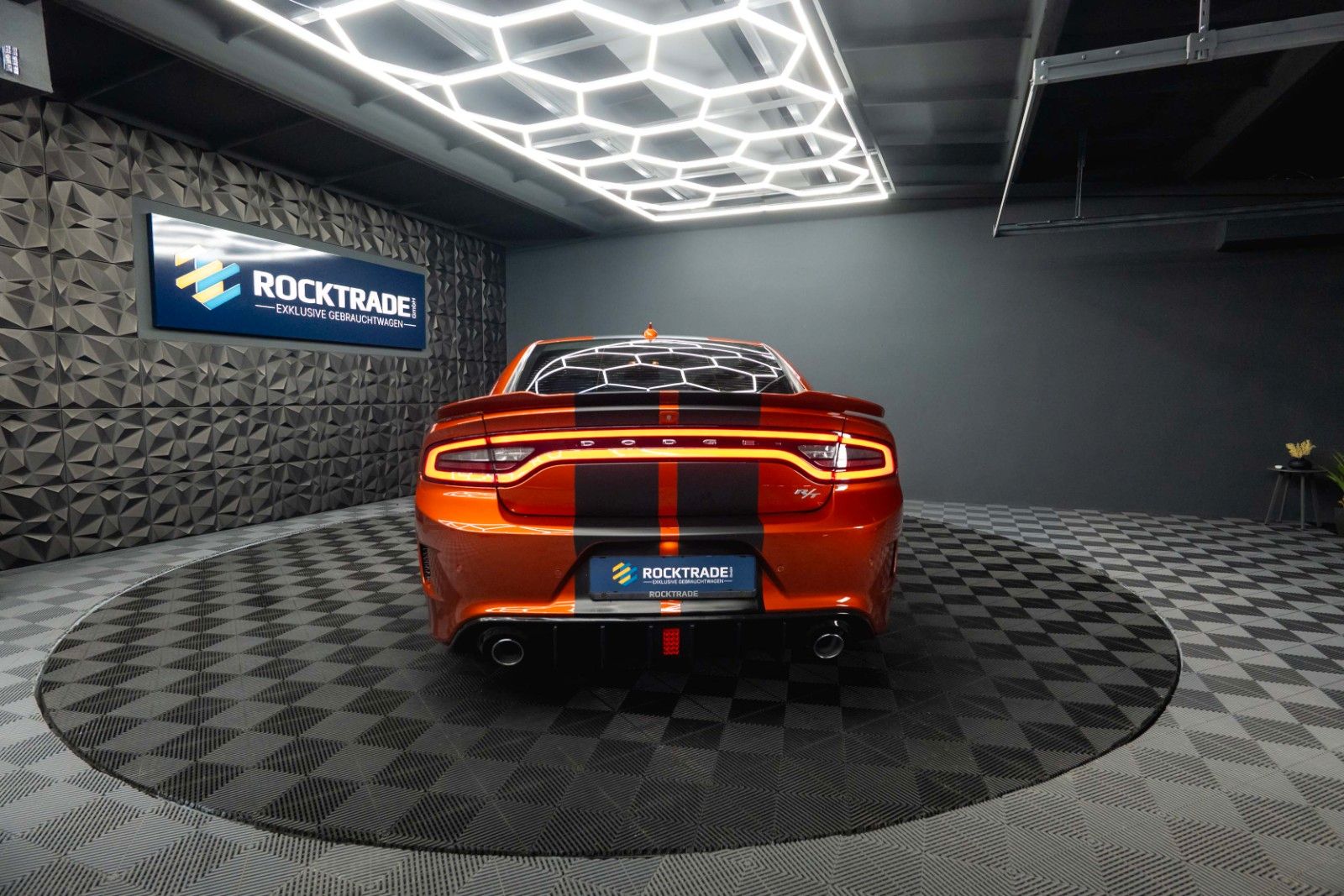 Fahrzeugabbildung Dodge Charger 5.7 V8 HEMI R/T Night-Paket Performance