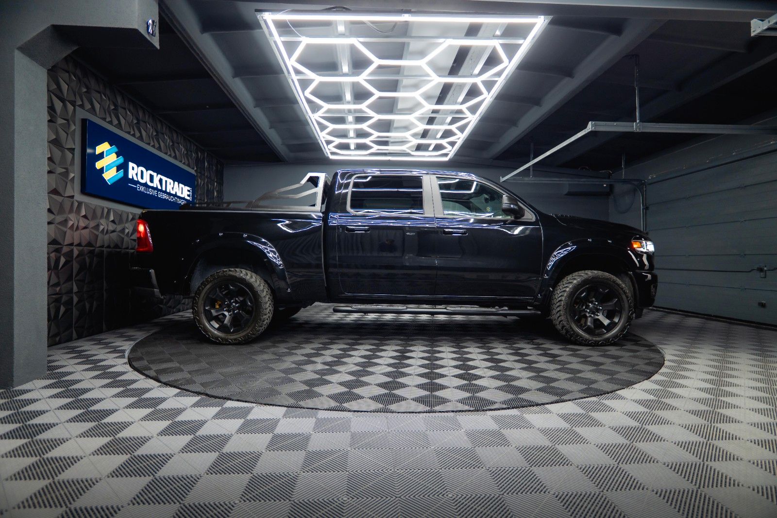 Fahrzeugabbildung Dodge RAM 3.0 MY 25 TWIN TURBO Offroad Night ACC 19%