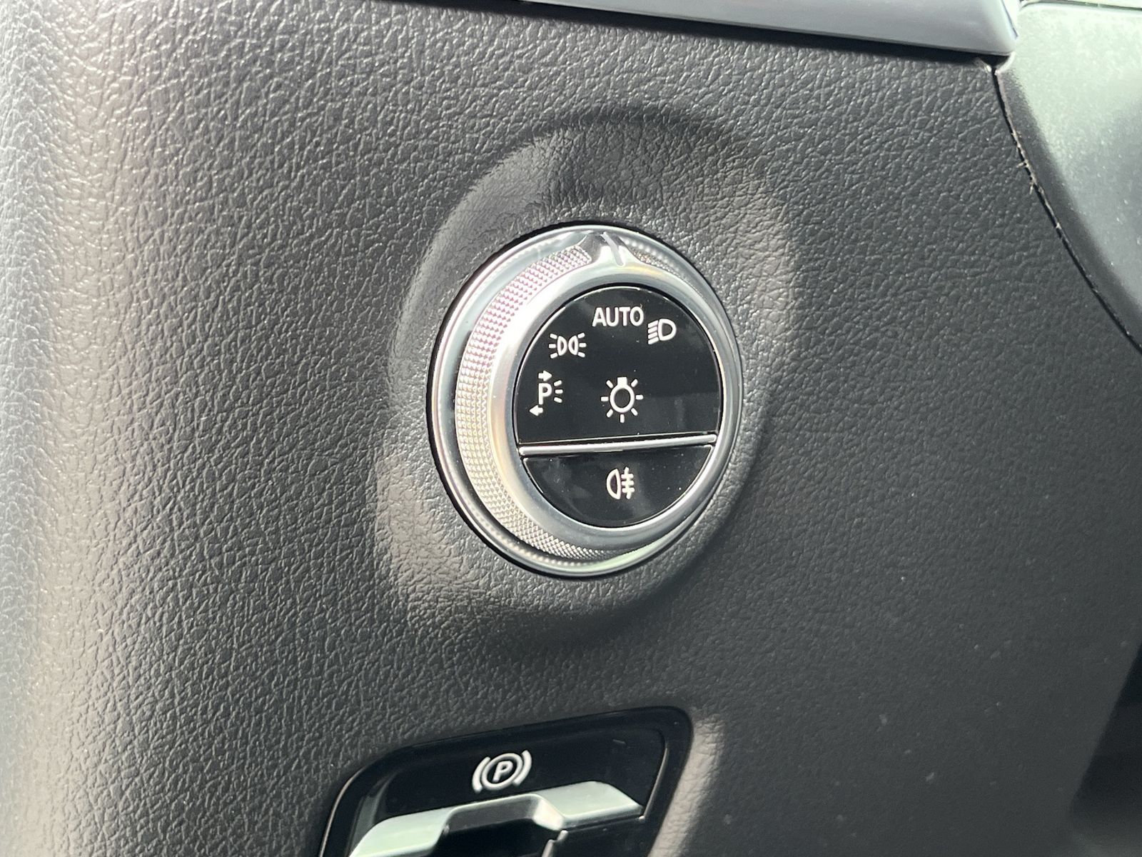 Fahrzeugabbildung Mercedes-Benz C 200T*Pano*AHK*AMG-Line*9G*LED**