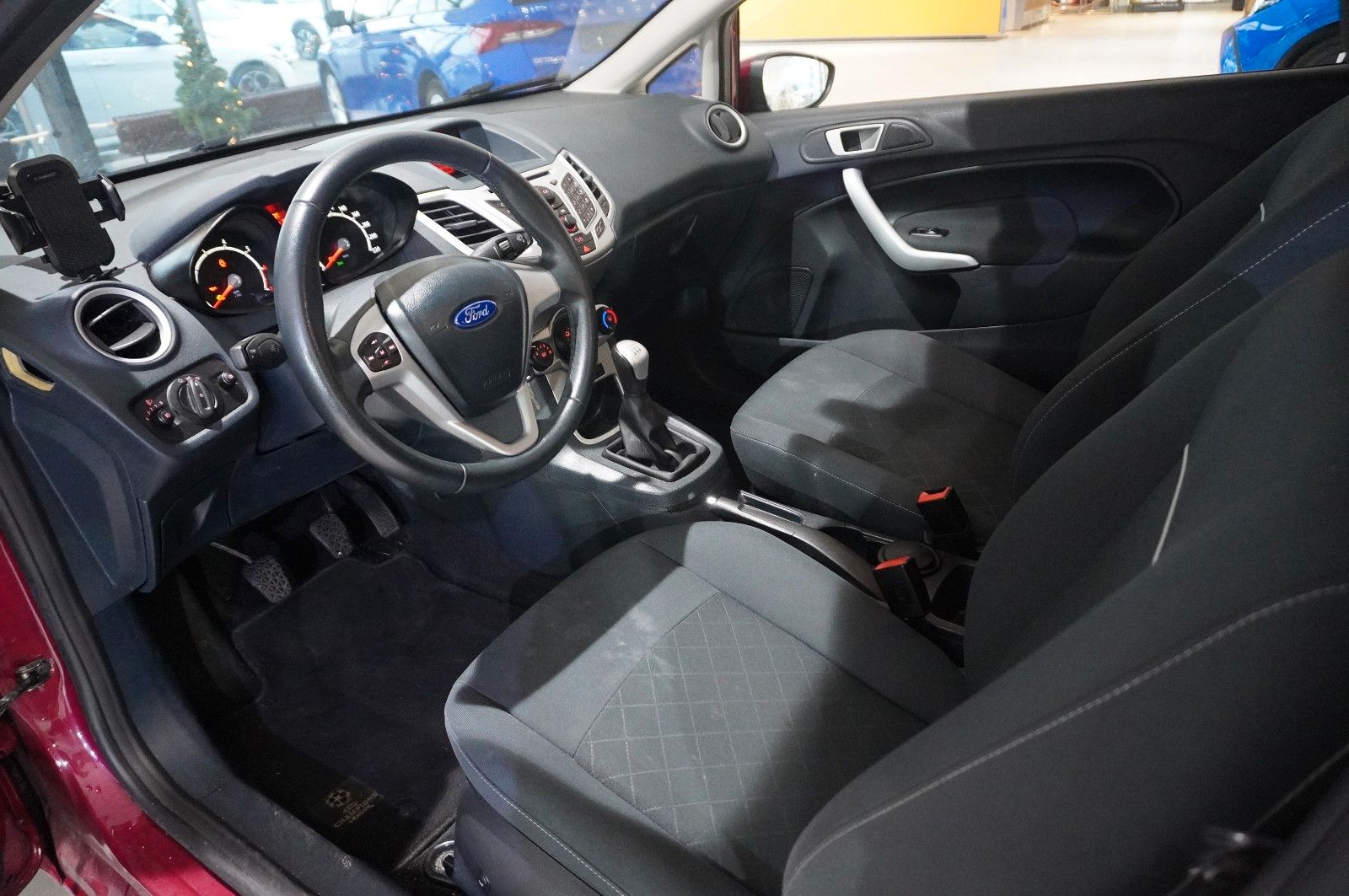 Fahrzeugabbildung Ford Fiesta 1.3 CHAMPIONS EDIT. 3-TÜR KLIMA/SHZ/USB