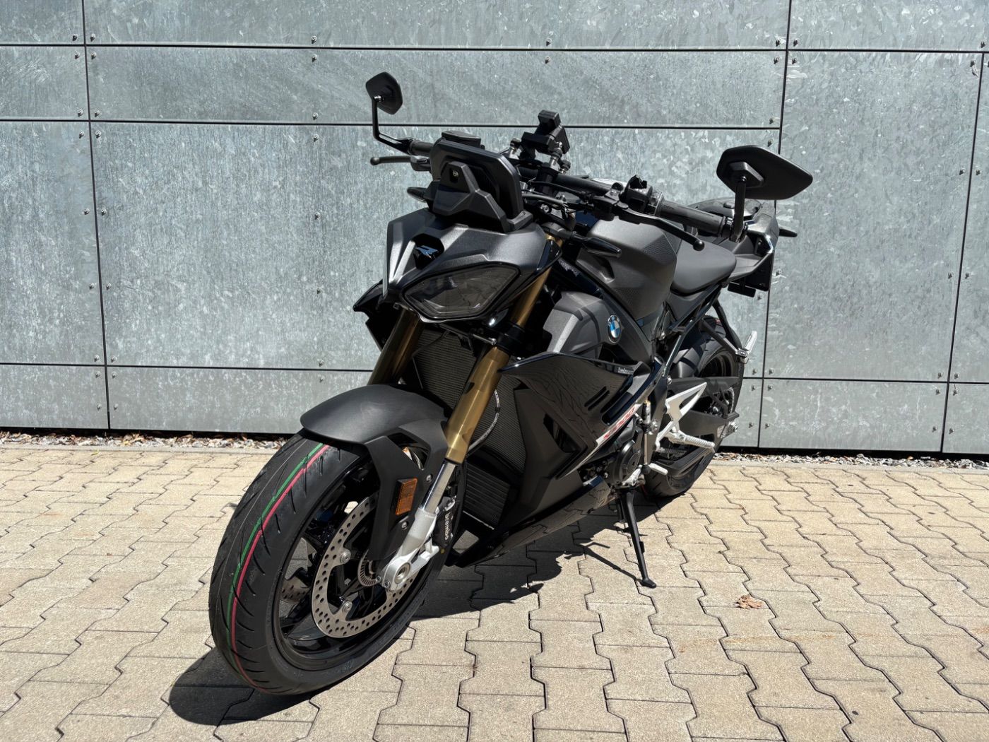 Fahrzeugabbildung BMW S 1000 R 2 Pakete