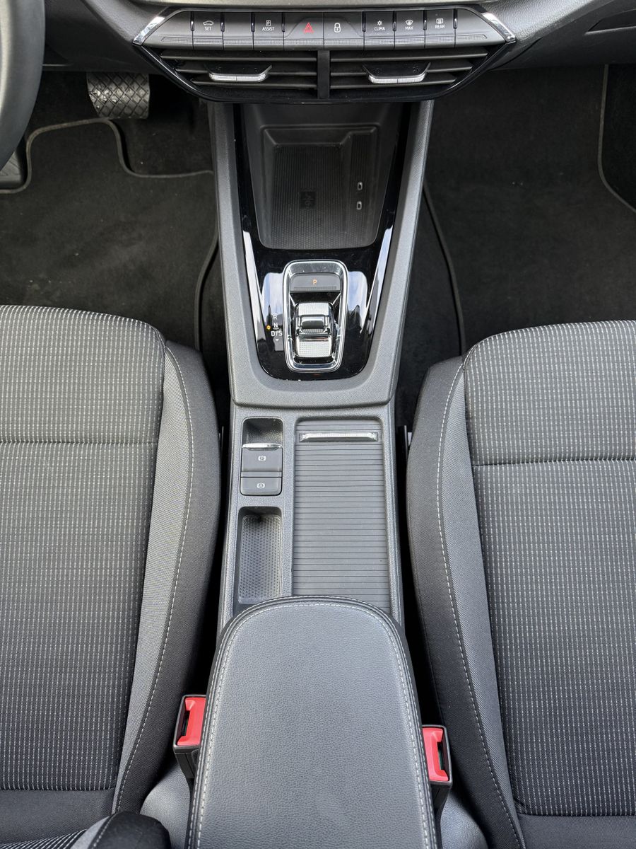 Fahrzeugabbildung SKODA Octavia Combi 2.0 TDI DSG Ambition NAV+LED+KESSY