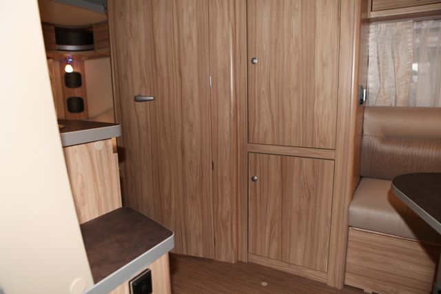 HYMER ERIBA HYMERCAR Feeling 425 SCHLAFDACH AUTARK