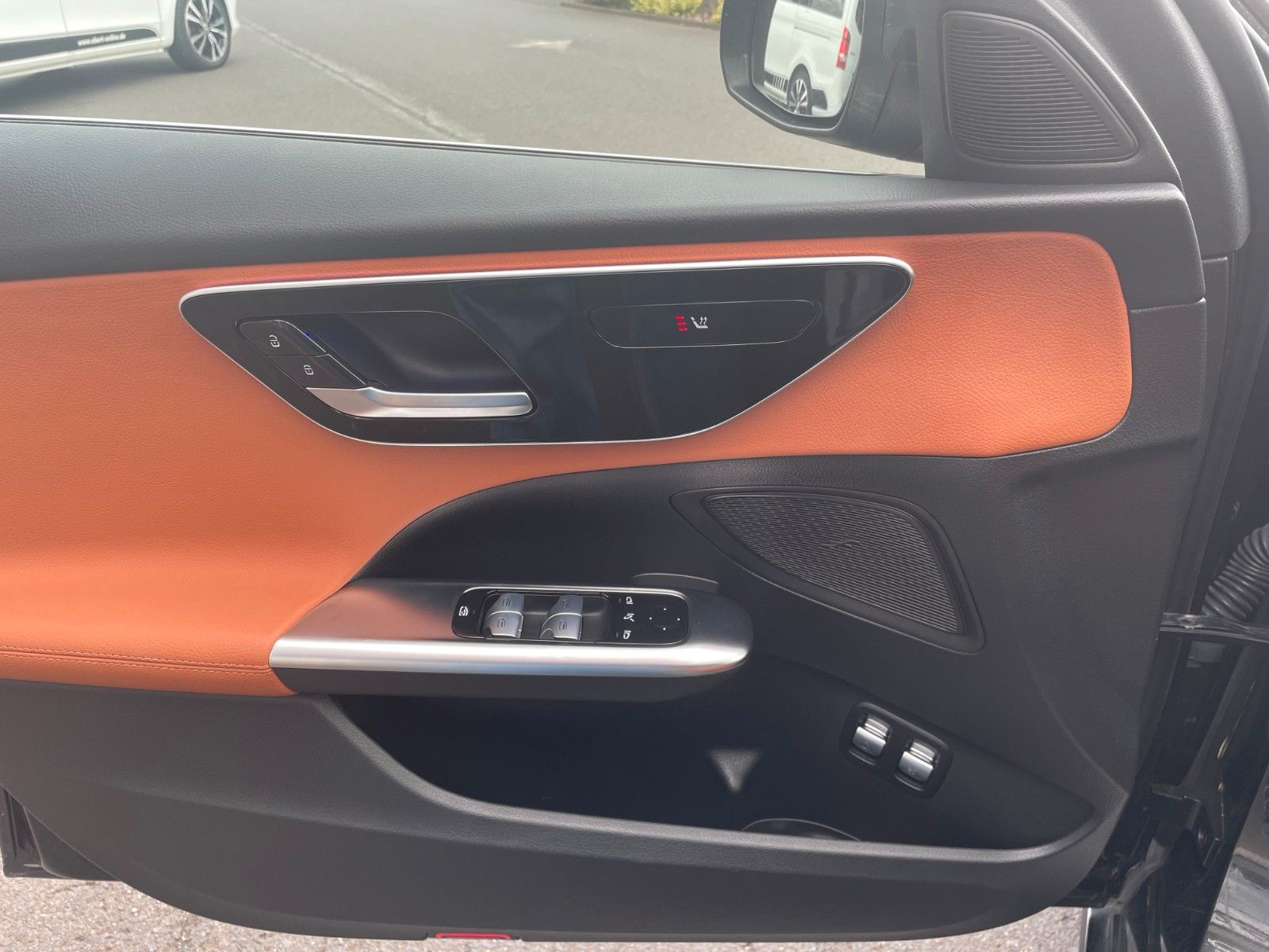 Fahrzeugabbildung Mercedes-Benz C 300 e T AVANTGARDE R-Kamera+TOTW+Carplay