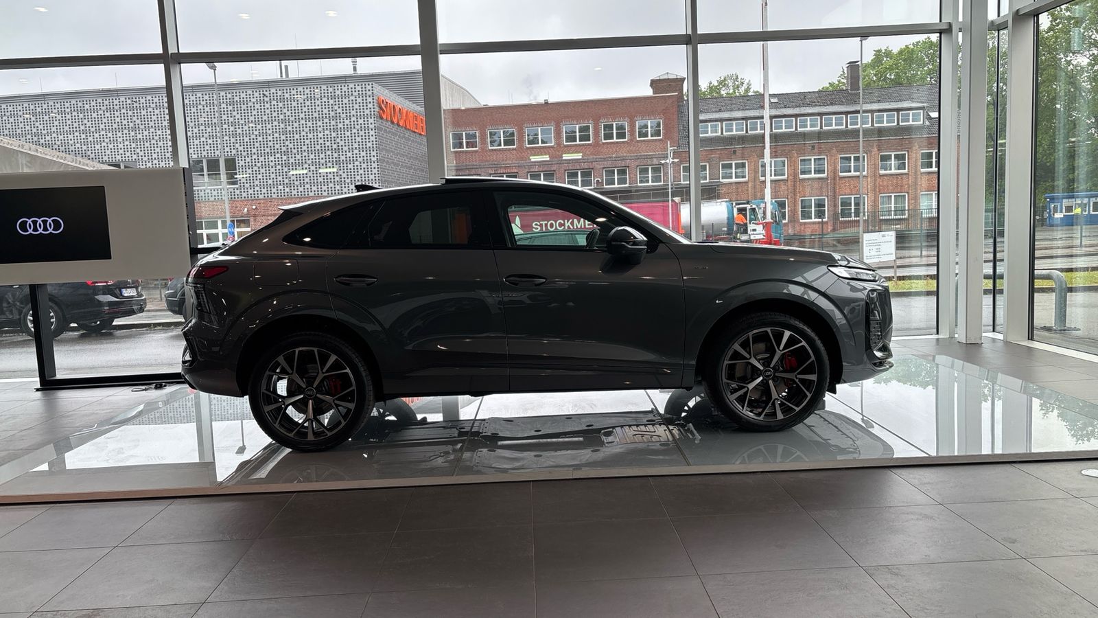 Audi Q3 Sportback e-hybrid S line Tech pro Pano HuD foto 2