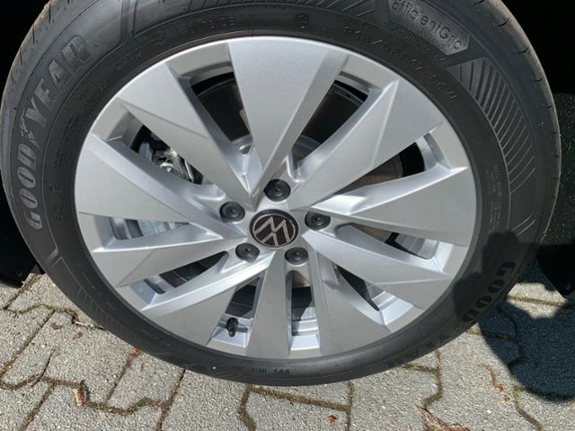 Fahrzeugabbildung Volkswagen Passat eHYBRID BUSINESS AHK HUD AREA VIEW TRAVEL