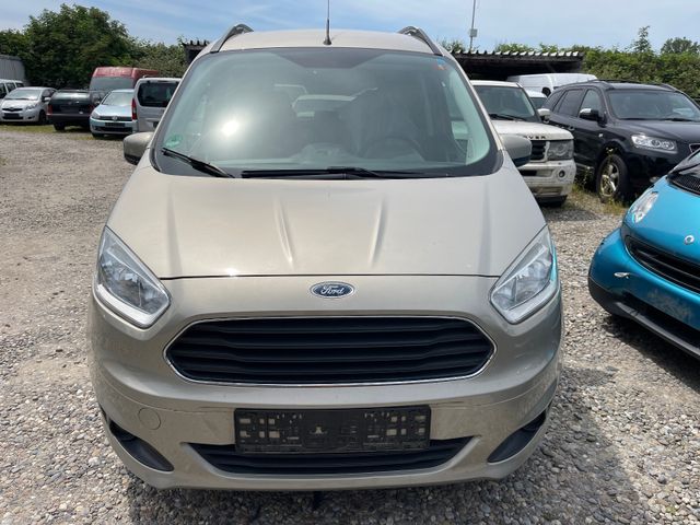 Ford Tourneo Courier Titanium