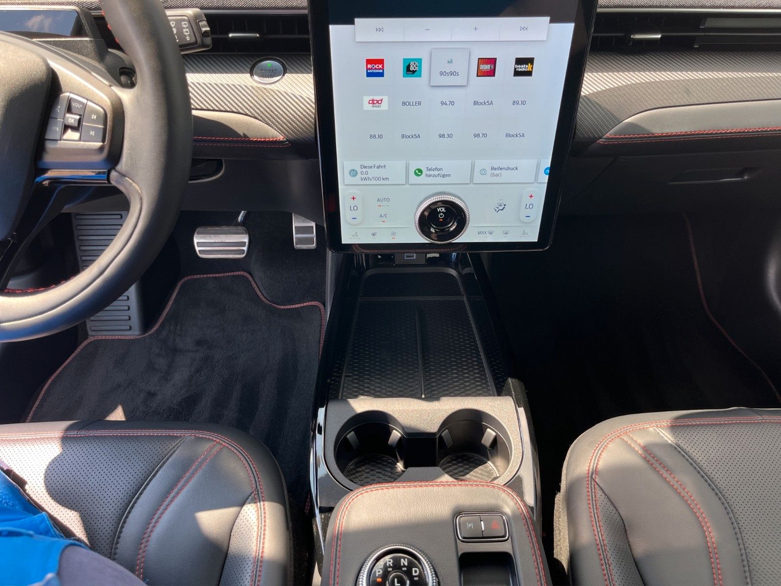 Fahrzeugabbildung Ford Mustang Mach-E AWD