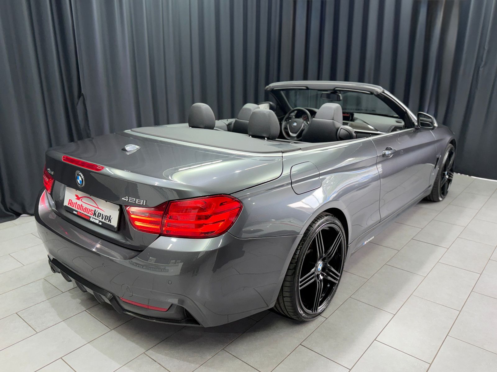 Fahrzeugabbildung BMW 428I Cabrio xDrive|M-Paket|LEDER|HIFI|KAMERA