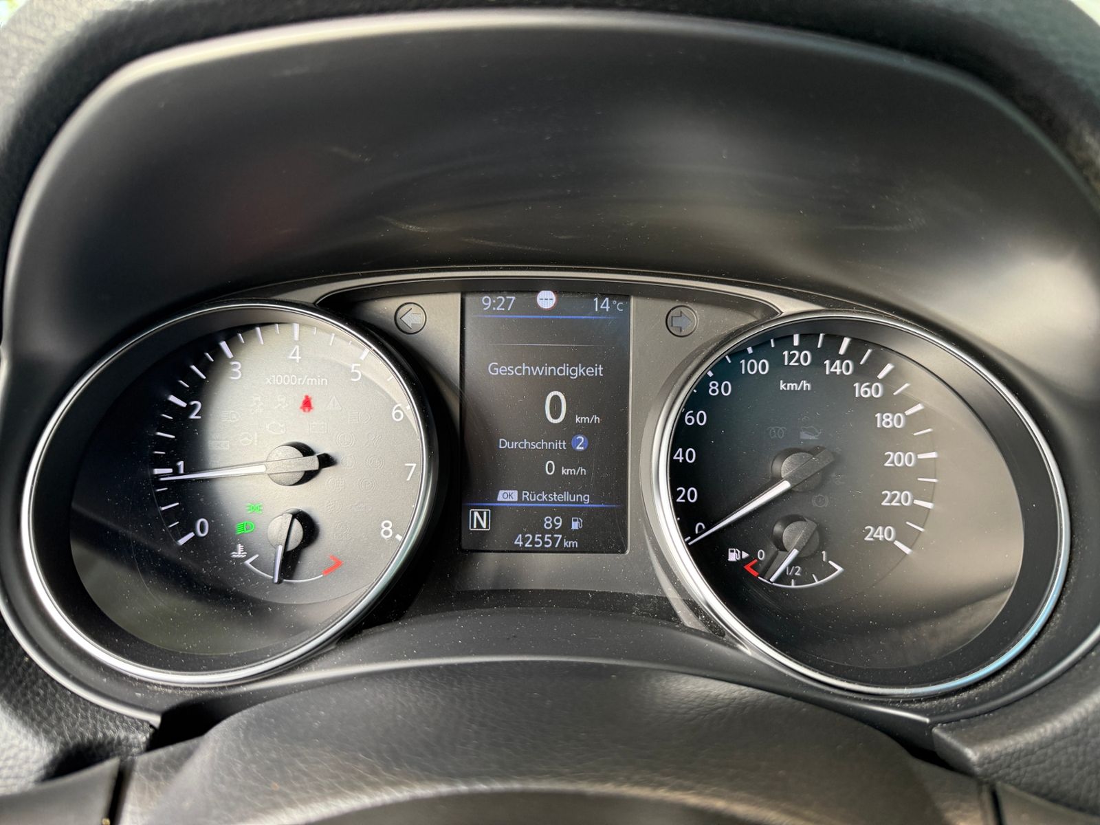 Fahrzeugabbildung Nissan Qashqai 1.3 DIG-T DCT ZAMA PANO NAV SHZ