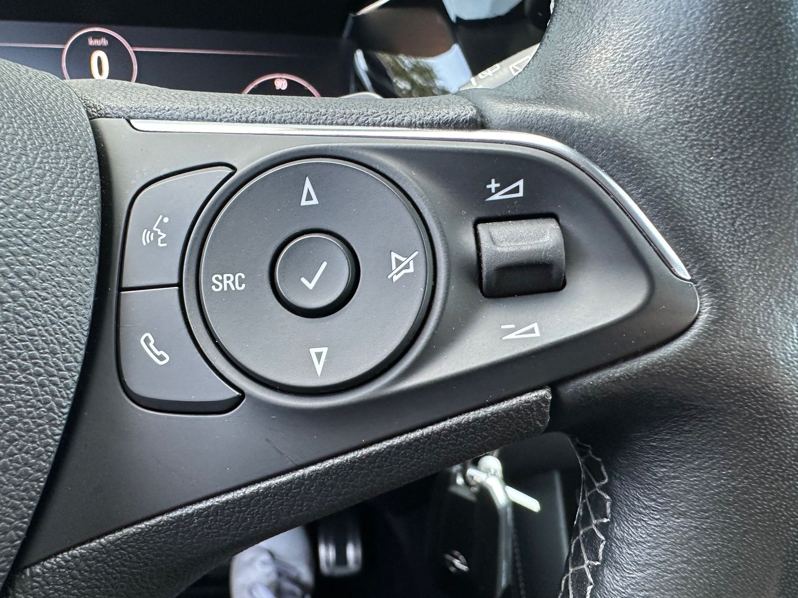 Fahrzeugabbildung Opel Grandland X 1.5 D Aut. Elegance NAV+MATRIX+AHK