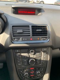 Bild 22 Opel Meriva B Edition AUTOMATIK